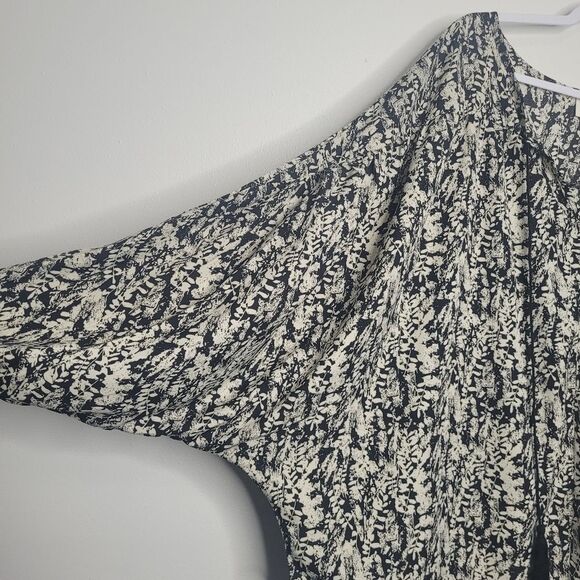 Hayden black cream abstract print tassel dolmen sleeve plus size top - Picture 3 of 6